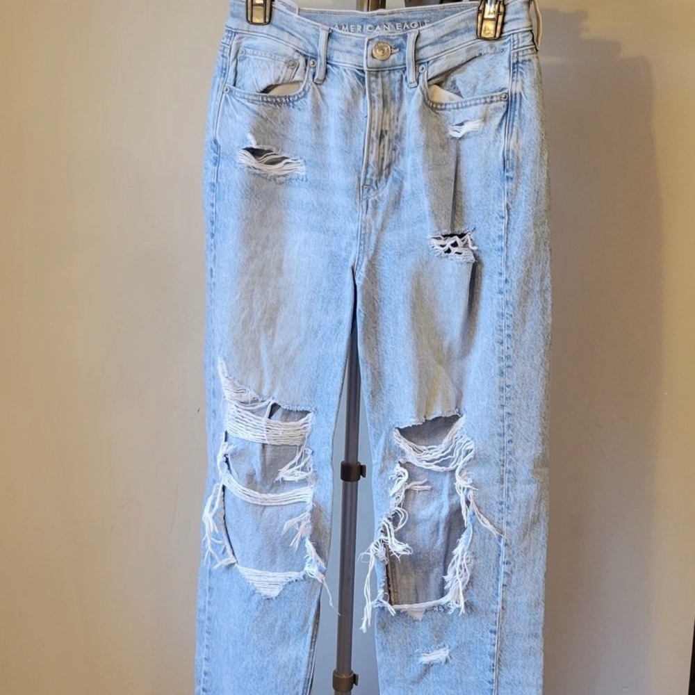 american eagle light wash distressed straight leg jeans